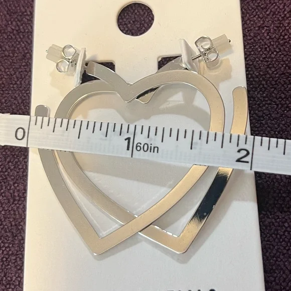 Express Silver Heart Hoop Earrings - New With Tags - Picture 6 of 7
